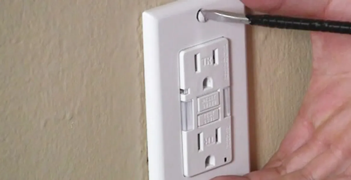 gfc outlets service securing and mounting ground fault circuit interrupter outlet by certified electricians in Des Moines, IA